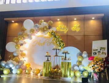 Nhà Hàng Thủy Tạ