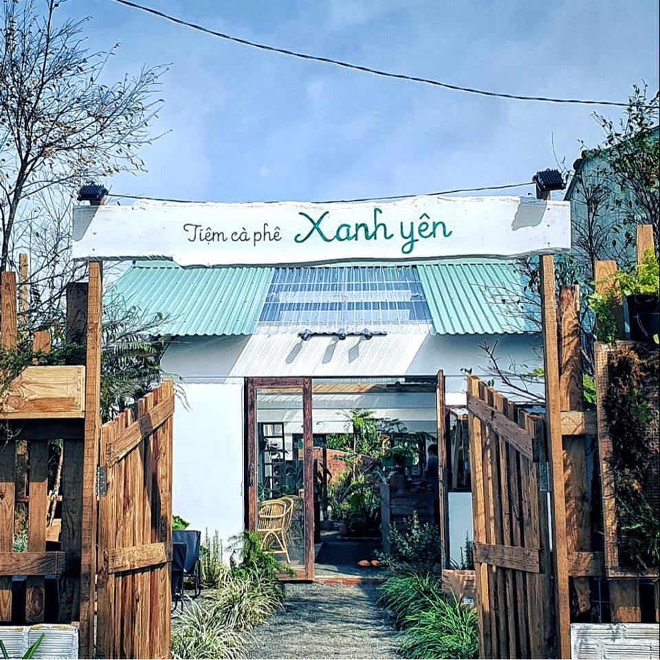 Tiệm Cà Phê Xanh Yên
